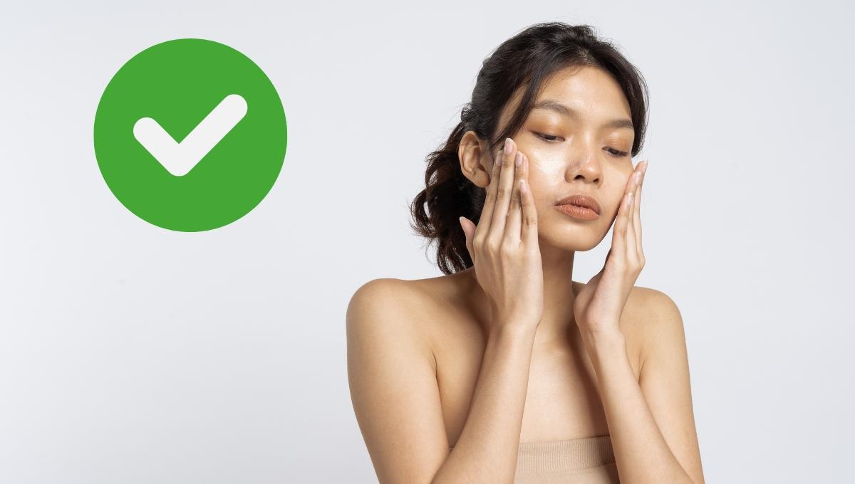 Yoga facial: la rutina de 10 minutos que te rejuvenecerá